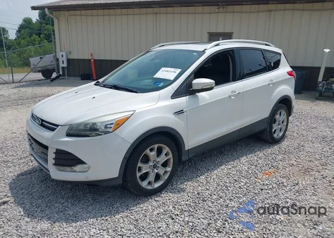 2015 Ford Escape Titanium z USA, uszkodzony, nr VIN 1FMCU0JX2FUC03241